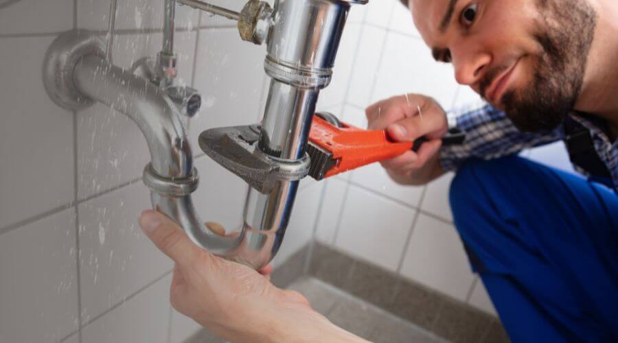 Toilet clog repair in Castaner, PR
